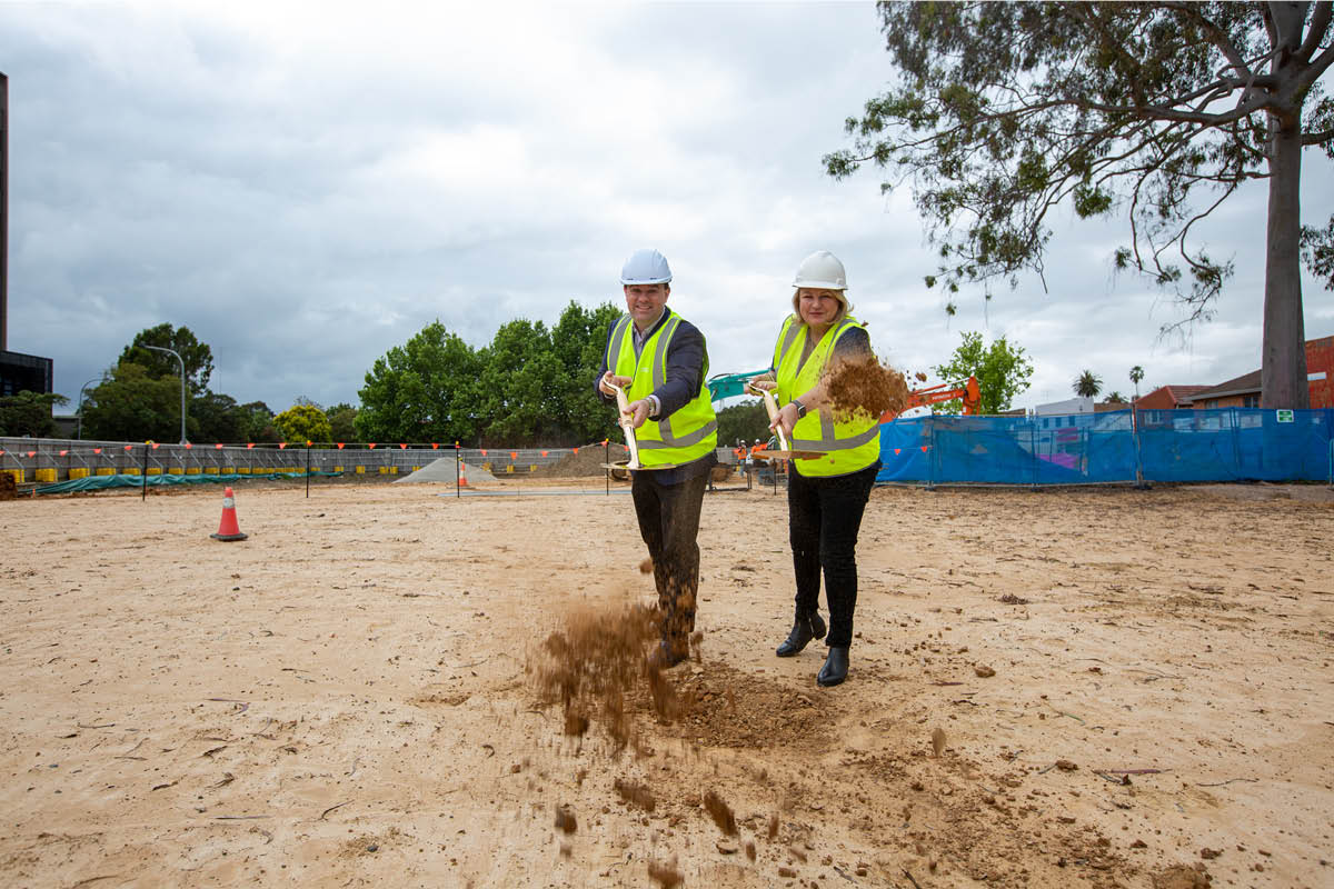 Member for Penrith Stuart Ayres and Penrith Mayor Tricia Hitchen turn the first sod at the City Park site.  