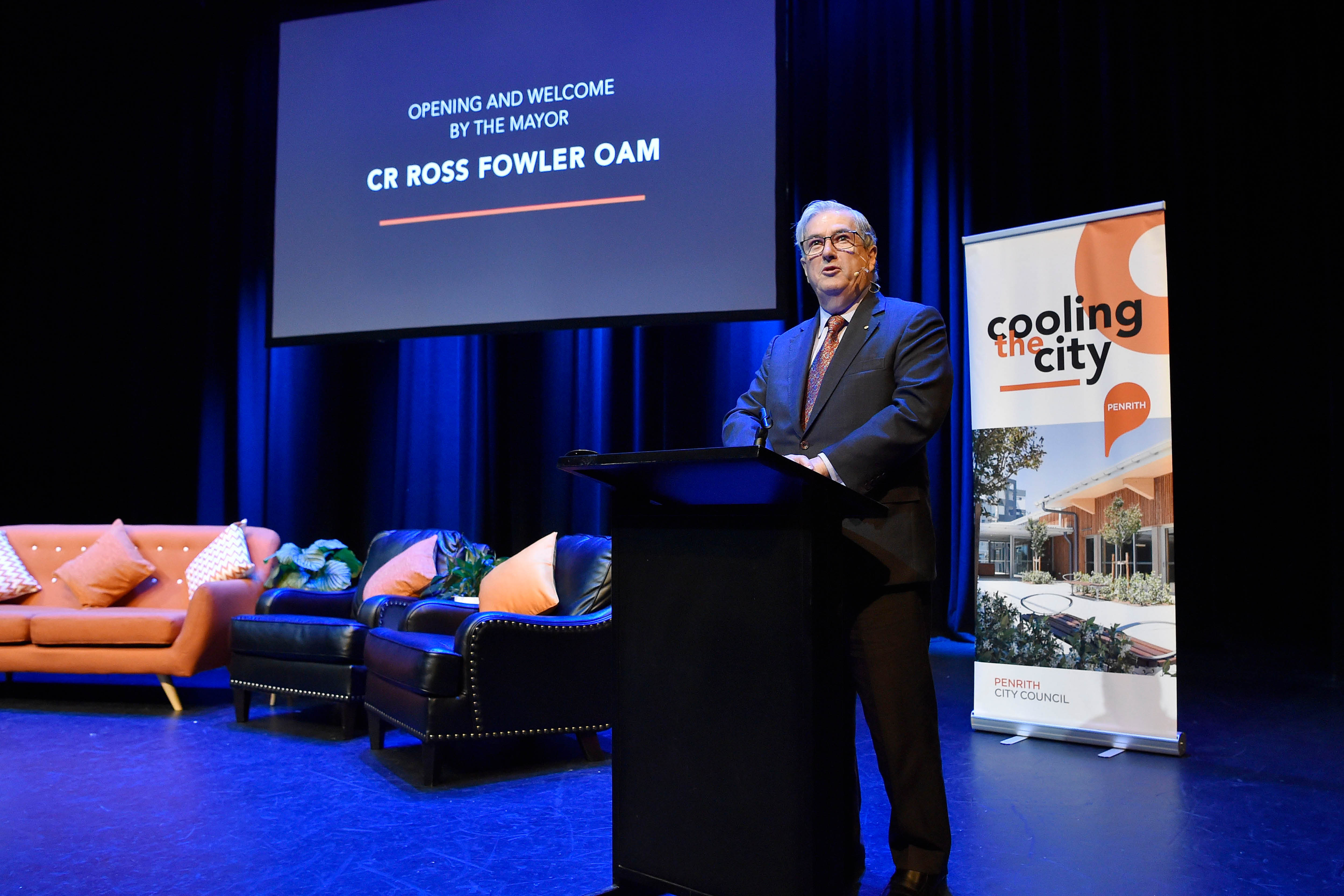 Penrith Mayor Cr Ross Fowler OAM opening proceedings at the Cooling the Masterclass